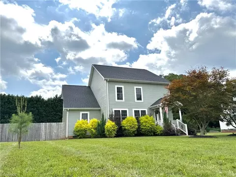 607 Honeysuckle Rdg, Asheboro, NC 27205