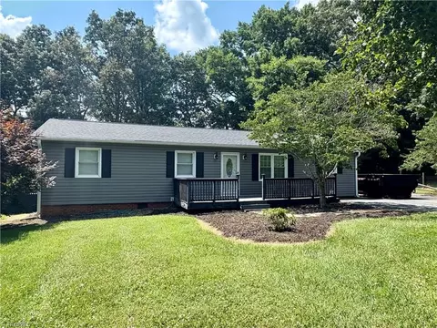 4119 Pheasant Ridge Dr, Sophia, NC 27350