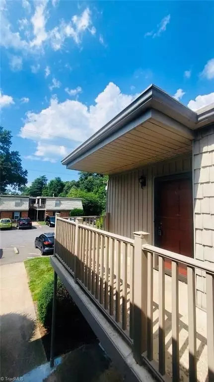 3828 Country Club Rd #G, Winston Salem, NC 27104