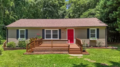 111 111a Drewsbury Dr, Greensboro, NC 27455