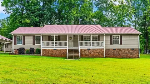 4932 Streamside Dr, Mcleansville, NC 27301