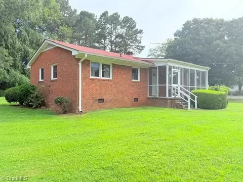 67 Carthage St W, Bennett, NC 27208