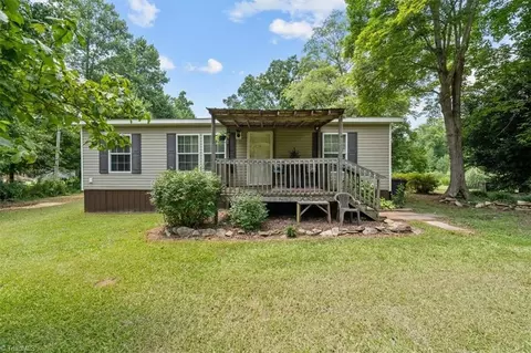 4548 River Estates Dr, Asheboro, NC 27205