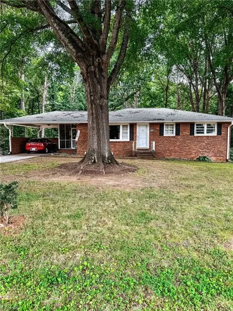 428 Sunset Dr, Winston Salem, NC 27107