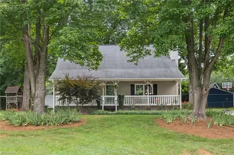 2012 Woodsong Ct, Winston Salem, NC 27106