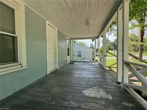 320 Amhurst Ave, High Point, NC 27260 photo 9