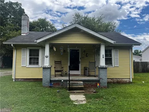 605 Chavis Dr, Greensboro, NC 27401