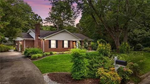 2903 Lamroc Rd, Greensboro, NC 27407