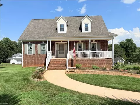128 High Field Rd N, Advance, NC 27006