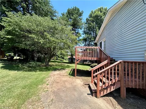3228 Loftyview Ct W, High Point, NC 27260 photo 16