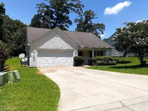 1615 Stoneshire Ct, Winston Salem, NC 27127