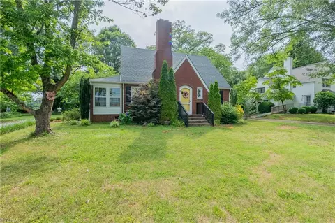 422 Main St, Dobson, NC 27017