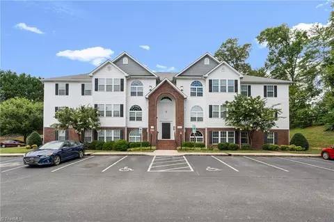 4305 Timberbrooke Dr #1D, Greensboro, NC 27409