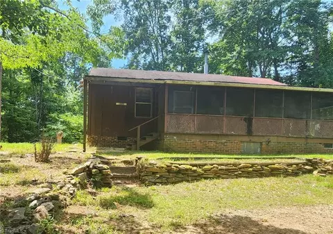 1080 Kudzu Ln, Danbury, NC 27016