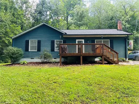 174 Springview Dr, Millers Creek, NC 28651