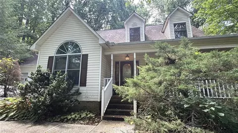 200 Montclair Dr, Advance, NC 27006