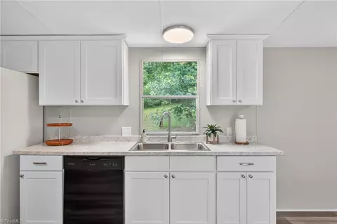 145 Oak Grove Dr, Denton, NC 27239 photo 9