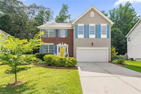 3299 Valley Crossing Dr, Greensboro, NC 27410