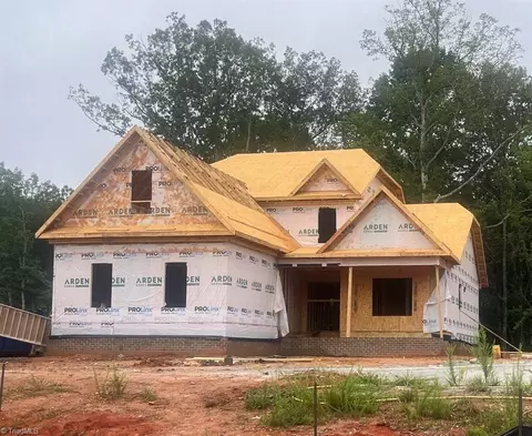 4029 Estate Dr, Lewisville, NC 27023