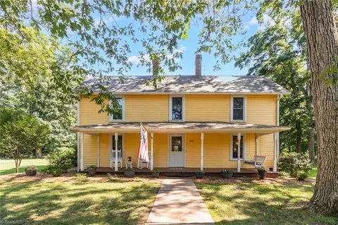 3690 Day Rd, Walkertown, NC 27051