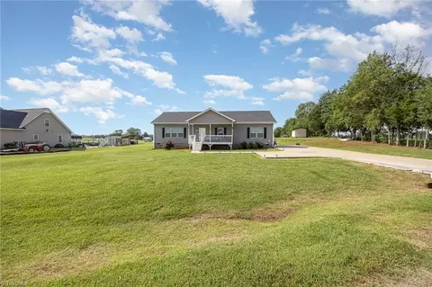1200 Woodward Rd, Mocksville, NC 27028
