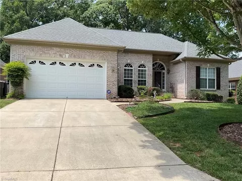 9 Bluff Ridge Ct, Greensboro, NC 27455