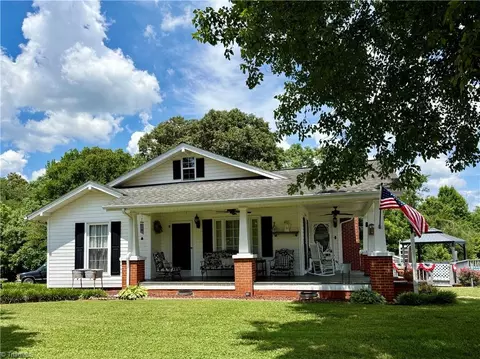853 Nc Highway 22 S, Ramseur, NC 27316