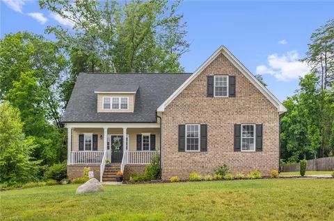4812 Lord Andrews Pl, Liberty, NC 27298