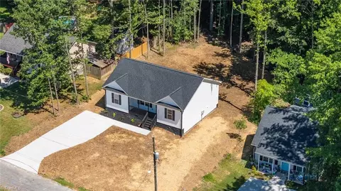 1017 Virginia St, Thomasville, NC 27360