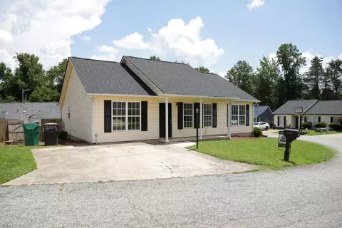 2109 Carlisle Way, High Point, NC 27265