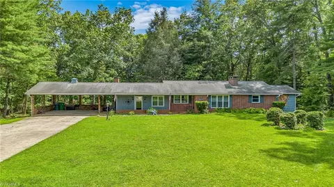 1004 Cartpath Rd, North Wilkesboro, NC 28659