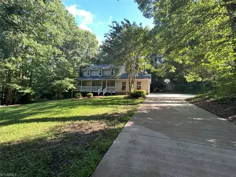 172 Cody Dr, Thomasville, NC 27360