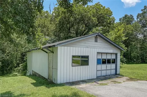 271 Curry Rd, High Point, NC 27265 photo 3