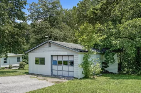 271 Curry Rd, High Point, NC 27265 photo 2