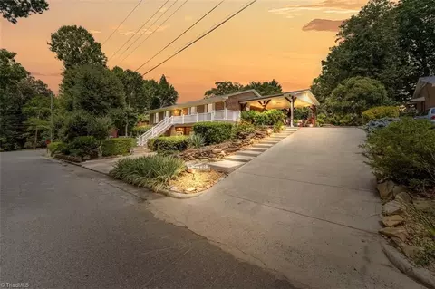 111 Shamrock Rd, Asheboro, NC 27203