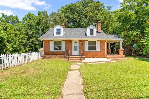 820 Moore St, Reidsville, NC 27320