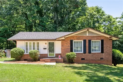 4015 Burnham Ct, Winston Salem, NC 27105