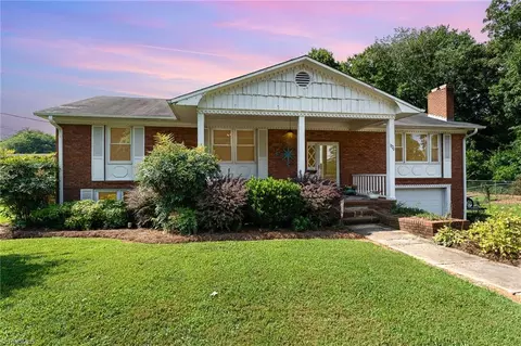 1270 Rainbow Rd, Advance, NC 27006