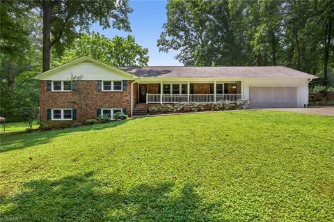 103 Nutwood Dr, Jamestown, NC 27282