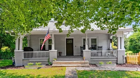 6027 Laurel Knoll Dr, Pleasant Garden, NC 27313