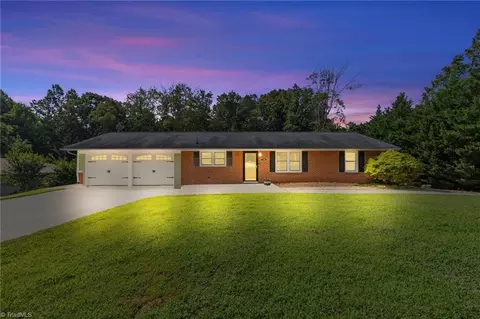 106 Pine St, North Wilkesboro, NC 28659