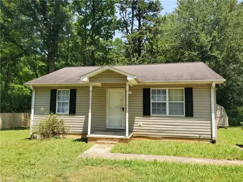 104 Parker St, Lexington, NC 27293