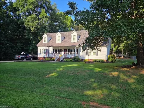 285 Quail Pointe Dr, Salisbury, NC 28147