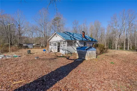 227 Emmanuel Church Rd, Asheboro, NC 27205