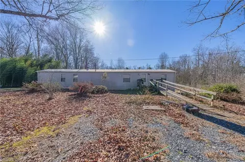 229 Emmanuel Church Rd, Asheboro, NC 27205