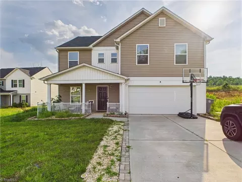1531 Robins Nest Dr, Asheboro, NC 27203