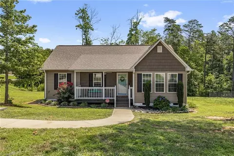 811 Falling Creek Ct, Rural Hall, NC 27045