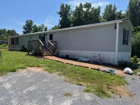 6656 Clyde King Rd, Seagrove, NC 27341