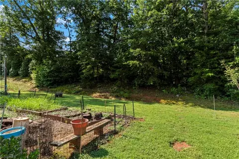 Exterior - 129 Dover Dr, King, NC 27021 photo 5 of 6