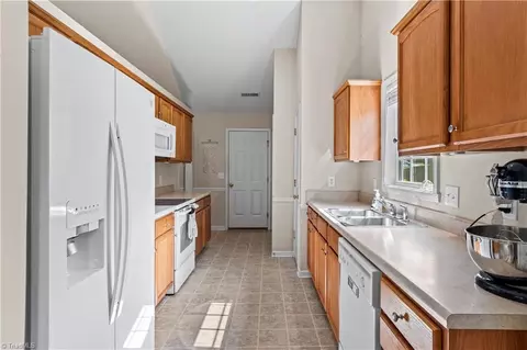 Entry Way - 129 Dover Dr, King, NC 27021 photo 3 of 3